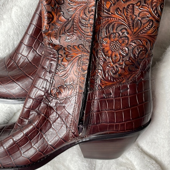 Coldwater creek floral stamped and reptile embossed leather western boots, 10m - Picture 8 of 12